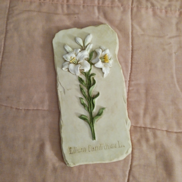 Set of 2 Lily Flower & Rose Decorative Wall Hangings – DECOLINE New York… - Picture 5 of 12